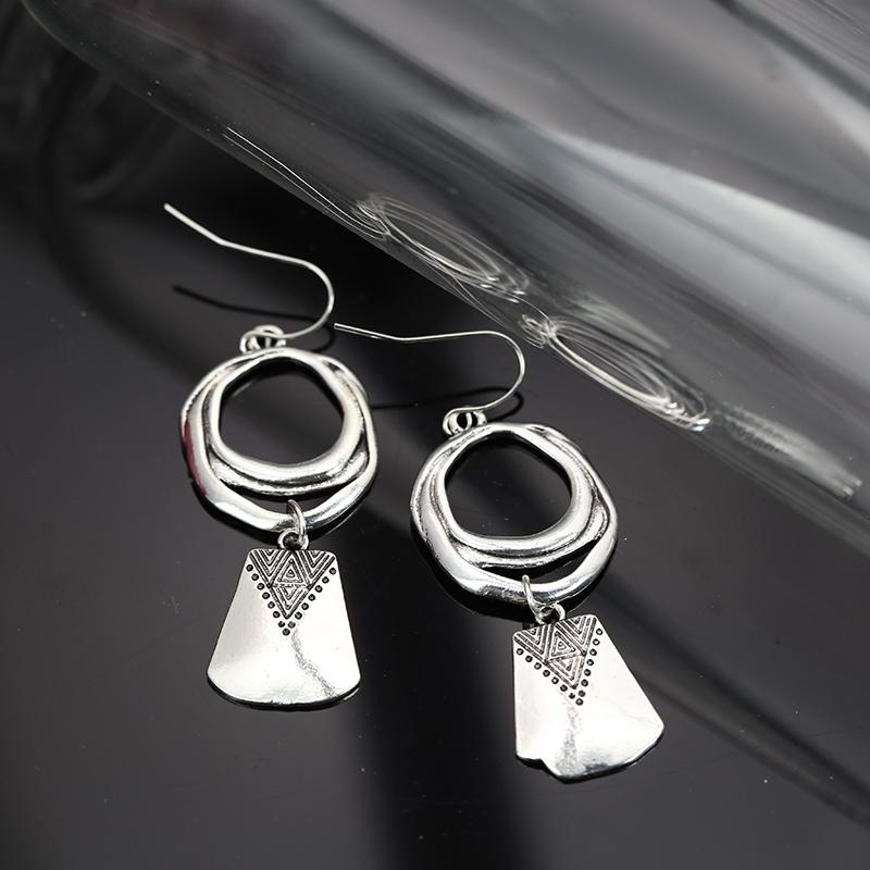 

Этнические серьги с круглым узором из старого металла, винтажные, медного цвета, подвесные, с квадратным резным узором