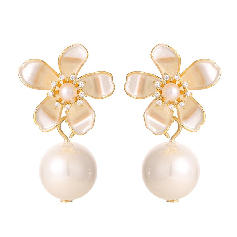 Fashion Exquisite Simple Holiday Style Flower Pearl Earrings Summer Light Luxury Simple High Sense Fairy Earrings