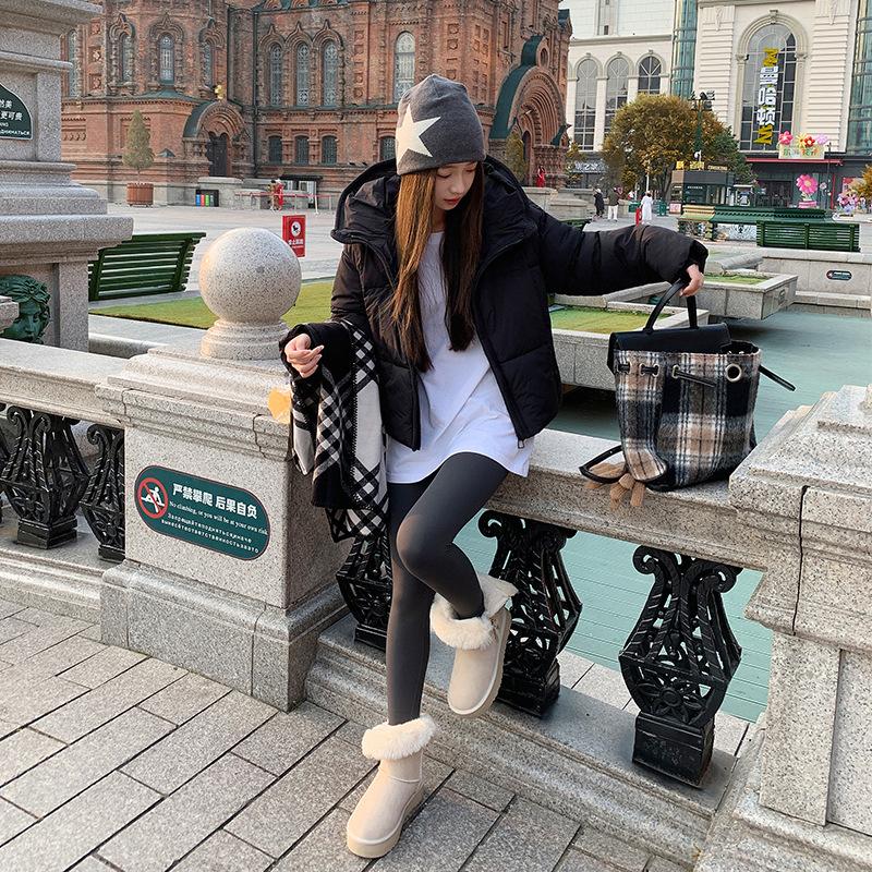

Outdoor Short Hooded Ladies Thickened Cotton-padded Jacket Short Wind-Resistant Winter Send A Dress To Wear More. High Quality Practical Daily Use S