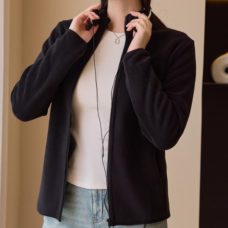 Женское осенне-зимнее пальто с воротником-стойкой — фото 14