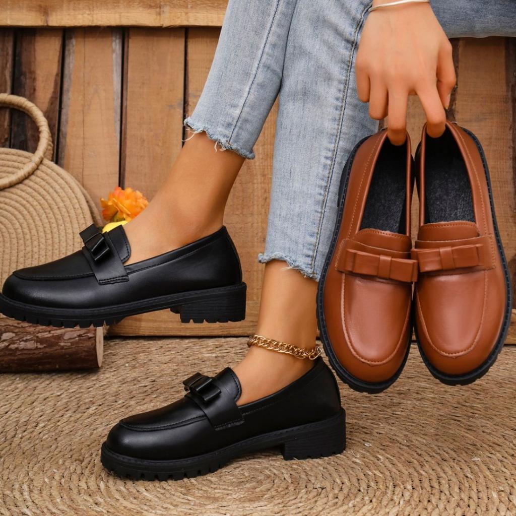 22. New temperament, beautiful mid-heeled retro European and American plus-size loafers