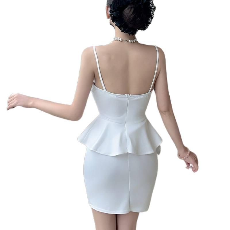 Chic V-Neck Camisole Dress - Slimming, Hip-Hugging, Belly Concealing, Short Skirt