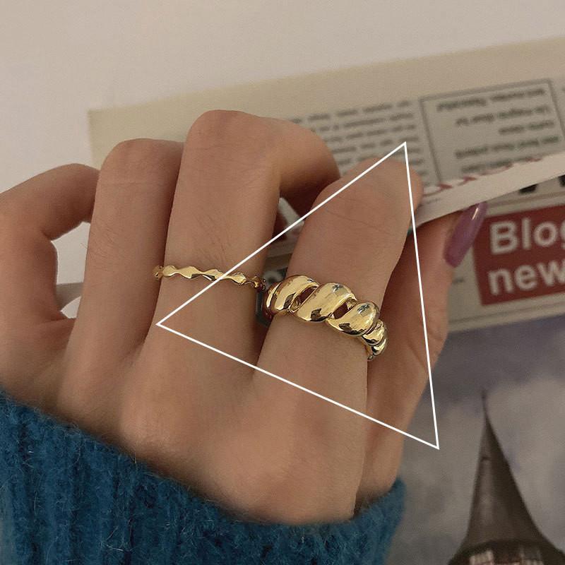 Korean Elegant Style Open Adjustable Metal Horn Ring For Women With Unique Design Geometry
