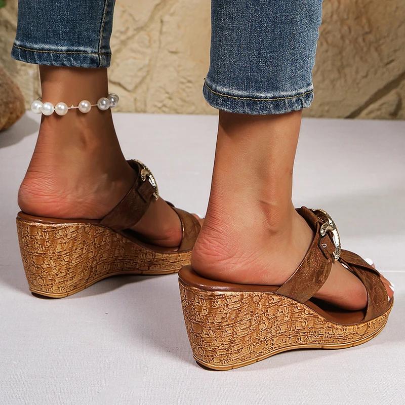 Fashion Metal Decor Wedges Sandals Women Pu Leather Snake Pattern Thick Sole Non Slip Slippers Summer Plus Size Chunky Platform slides