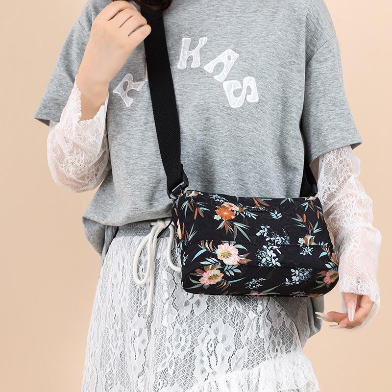Lightweight Women's Crossbody Bag Single-shoulder Bag Large-capacity Multi-pocket Women's Bag