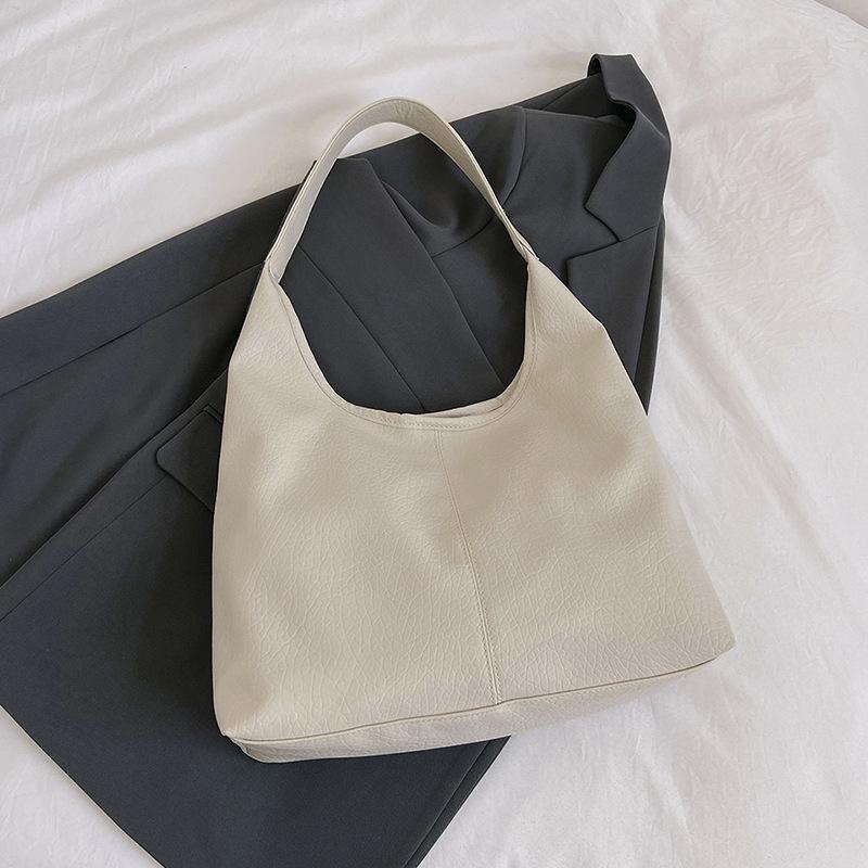 Casual Large Capacity Commuting Bag for Women In Autumn New Fashion Casual Shoulder Bag Commuting Personalized Tote Bag
