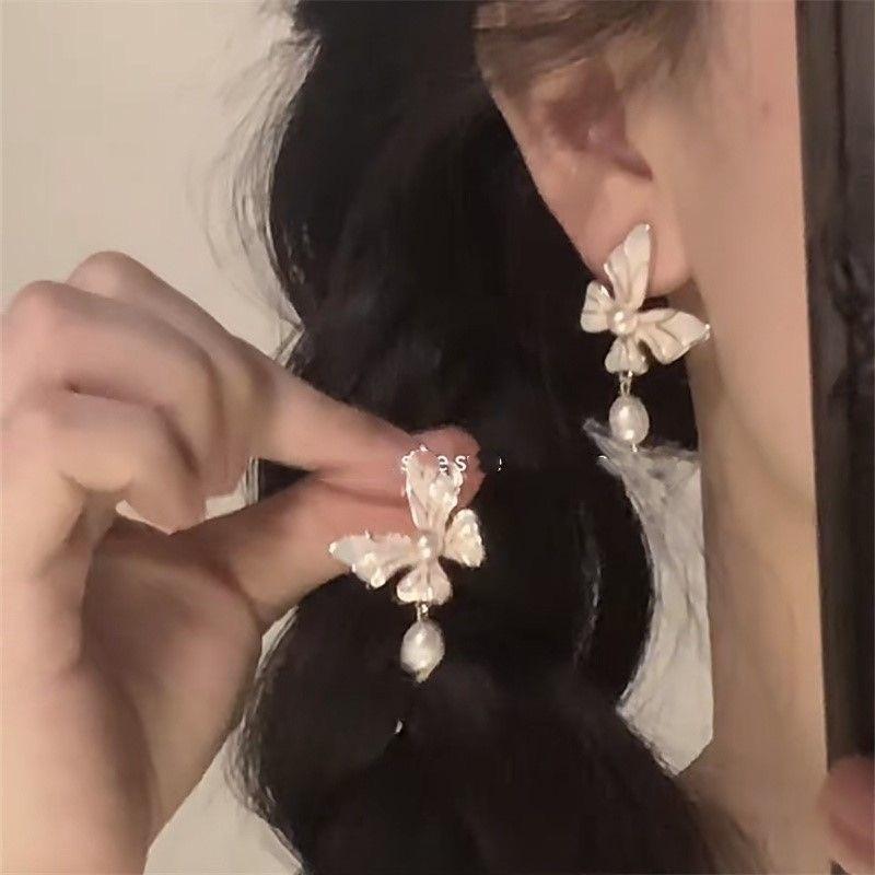 Lychee Jelly Powder Mosquito Coil Ear Clips: Elegant Chinese Style Moisturizing Earrings for Women