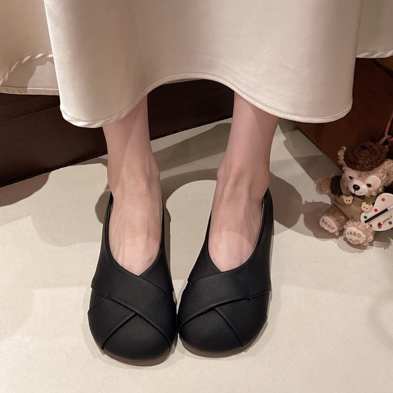 New Women Slip-on Leather Loafers Ladies Casual Round Toe Cute Flats Nurse Shoes Sneakers Spring Autumn Fashionable Ballet Shoes