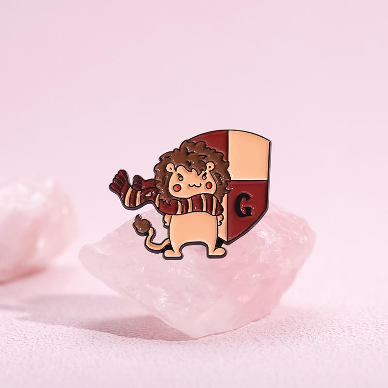 4 Stück Personalisierte Kreative Kleine Tier Niedlich Schild Abzeichen Anhänger Metallabzeichen Cartoon Kleidung Accessoires