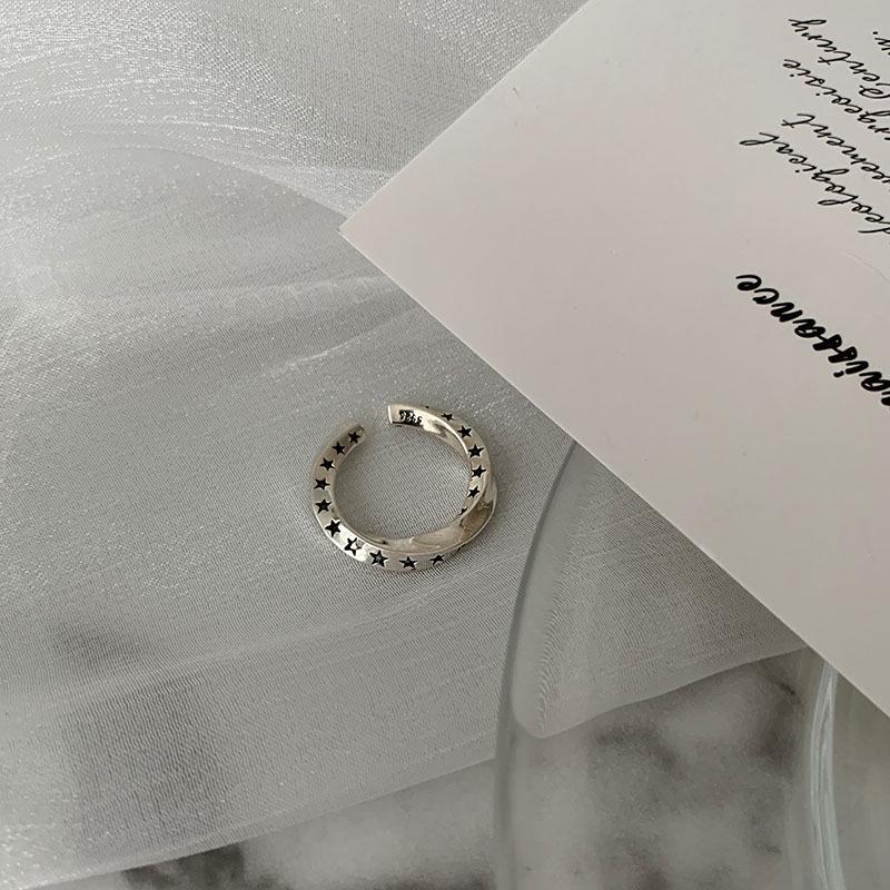 Mobius Star Knot Ring: Fashionable Irregular Braid Design