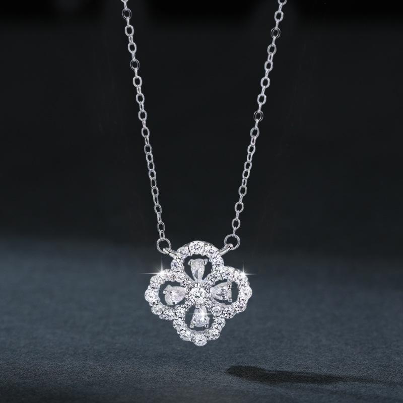 Boucles d'oreilles élégantes trèfle à quatre feuilles en moissanite: Argent Sterling S925, Design Flocon de Neige, Bijoux de Luxe Haut de Gamme