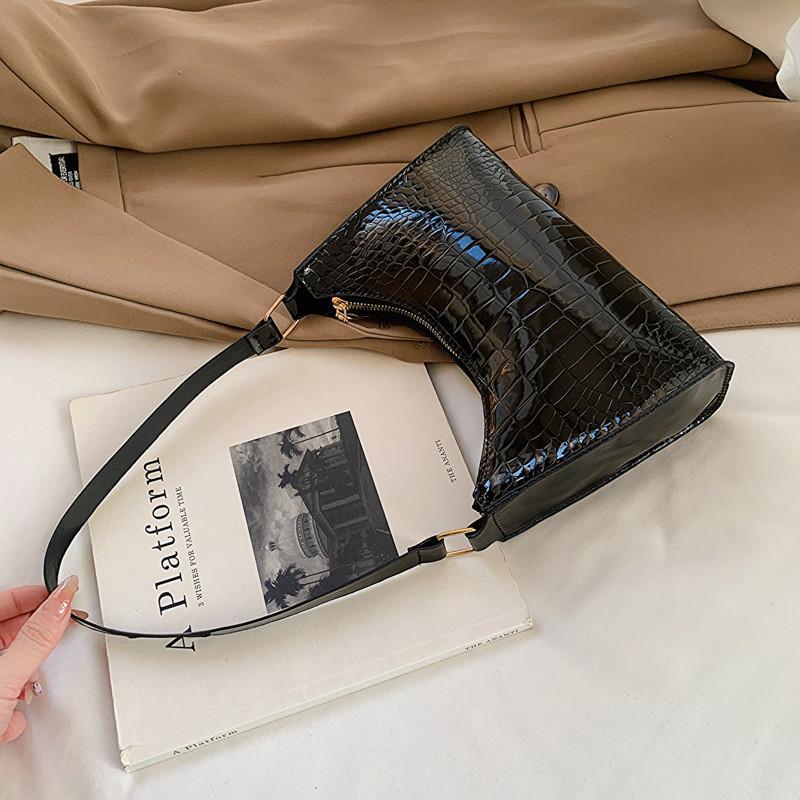 Trendy 2023 Summer Fashion Shoulder Bag Stylish Underarm Bag Versatile Handbag