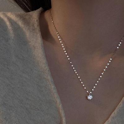 2026 New Six-claw Collarbone Chain Women's Simple Fresh Design Temperament Personality Daily Casual Fashion Neck Jewelry