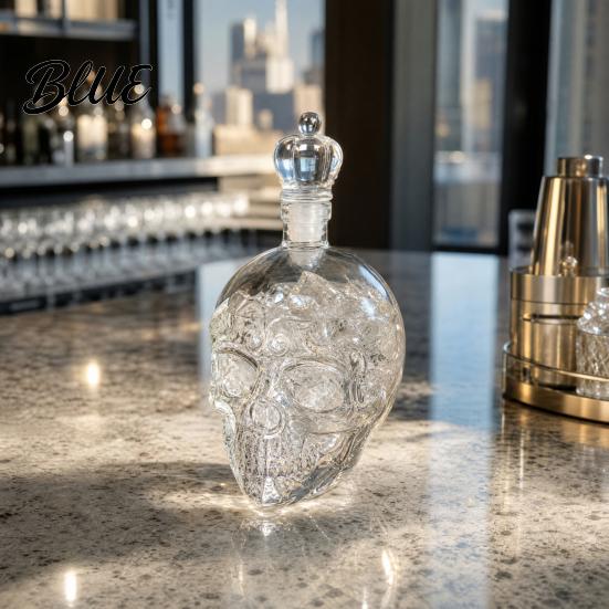 Stylish Skull Liquor Bottle Whiskey Decanter 500ml Gothic Glass with Stopper Halloween Decanter Spirit Dispenser for Home Bar Creepy Gift