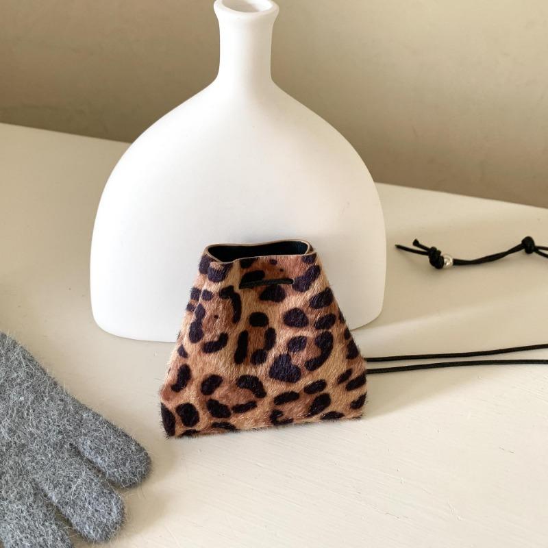 Neck leopard print bag autumn and winter new lipstick earphone bag trendy fashion bundle crossbody mini bag