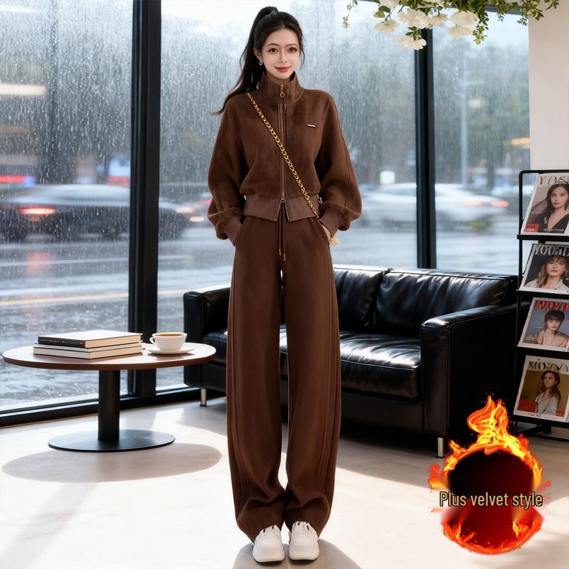 

Women s Fashionable Sportswear Set: Autumn/Winter Zipper Cardigan Hoodie and Wide-Leg Pants Two-Piece, Stylish and Age-Reducing. Medium