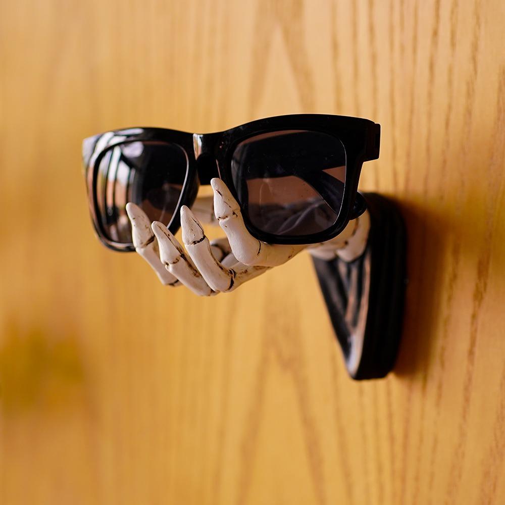 Skeleton Hand Skull Hand Wall Hook Resin Ghost Hand Statue Wall Hanger Decoration for Bag Key