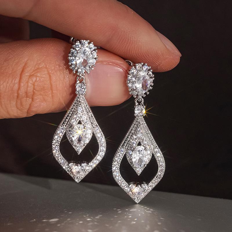 Source European and American court water drop zircon earrings, long earrings full of diamonds, bridal dinner earrings for women