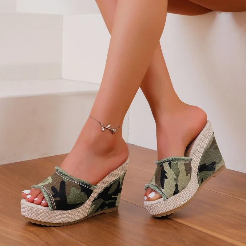 

2024 Новые женские туфли Летние высококачественные цветные туфли с открытым носком на танкетке Женские туфли на очень высоком каблуке Пляжные тапочки большого размера 37