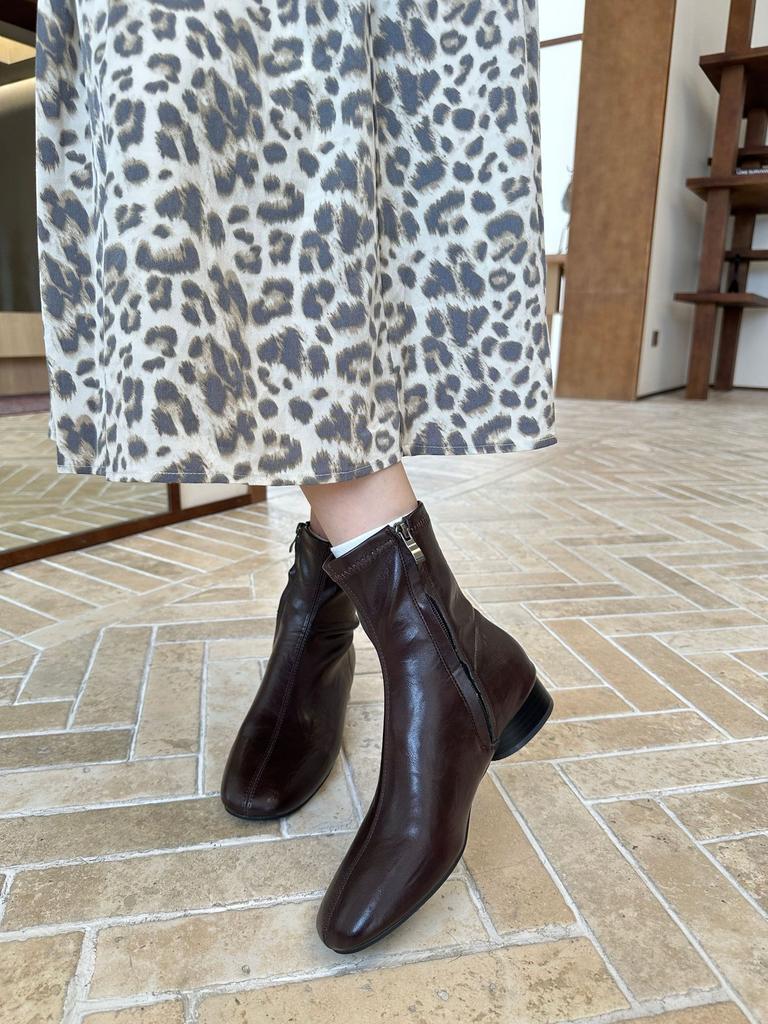 Short Boots Women's Autumn and Winter 2025 Retro Soft Leather Square Head Thick Heel Thin Boots French Temperament Martin Boots