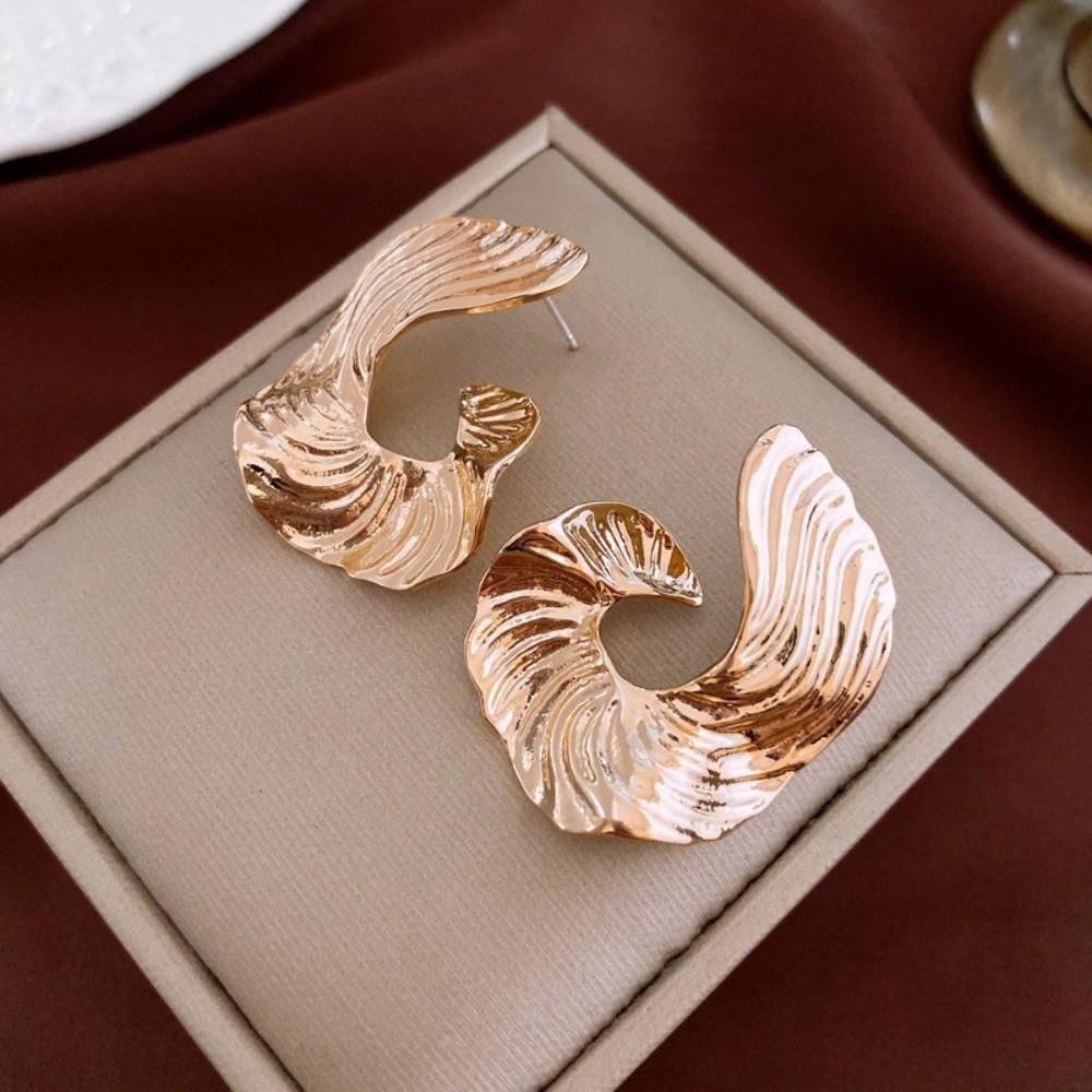Exaggerated Large Metal Ear Studs Ear Jewelry Zinc Zinc Alloy Stud Earrings Ladies