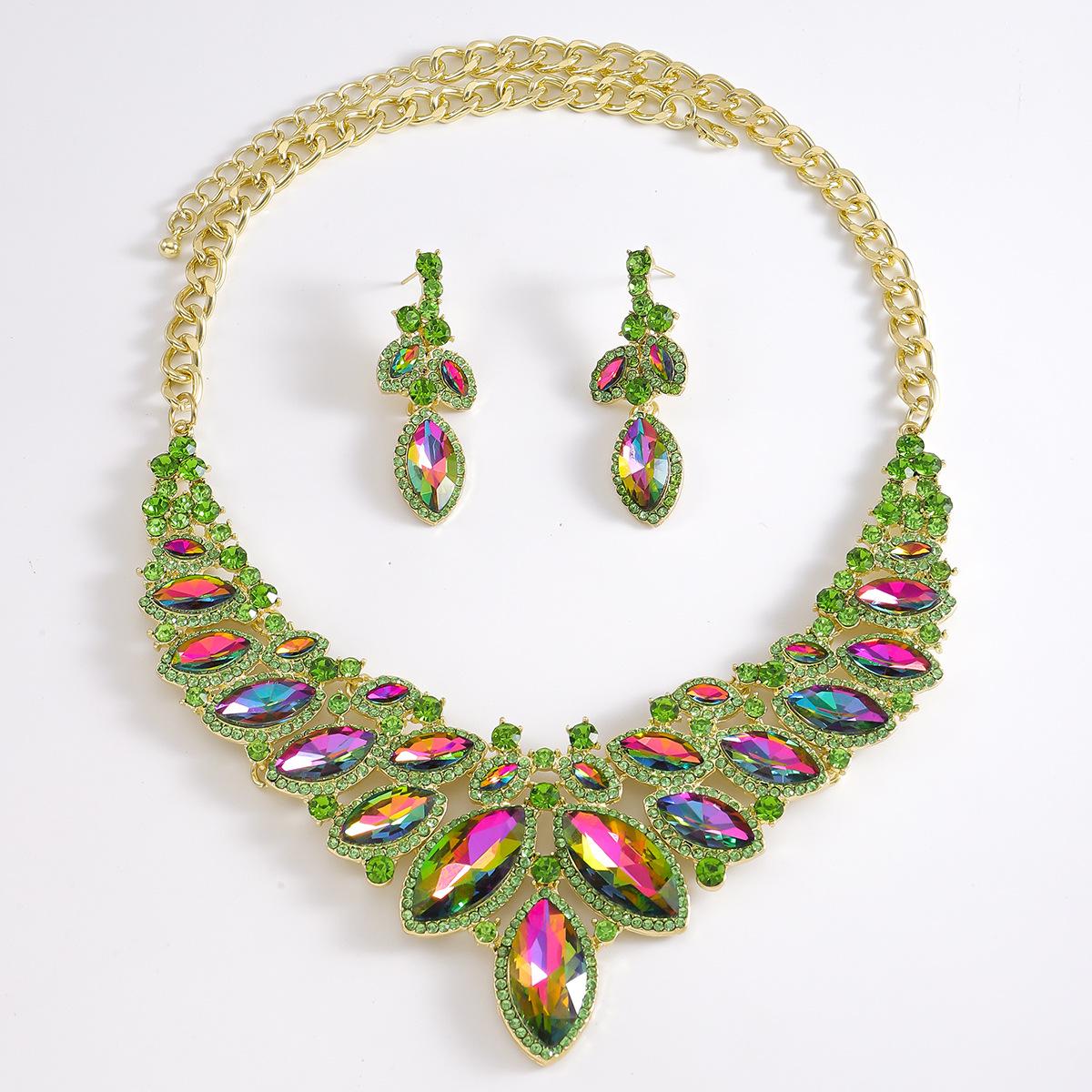 Fashion retro rhinestone inlaid trend necklace earrings set personalized light luxury high-end earrings collarbone chain зелёный