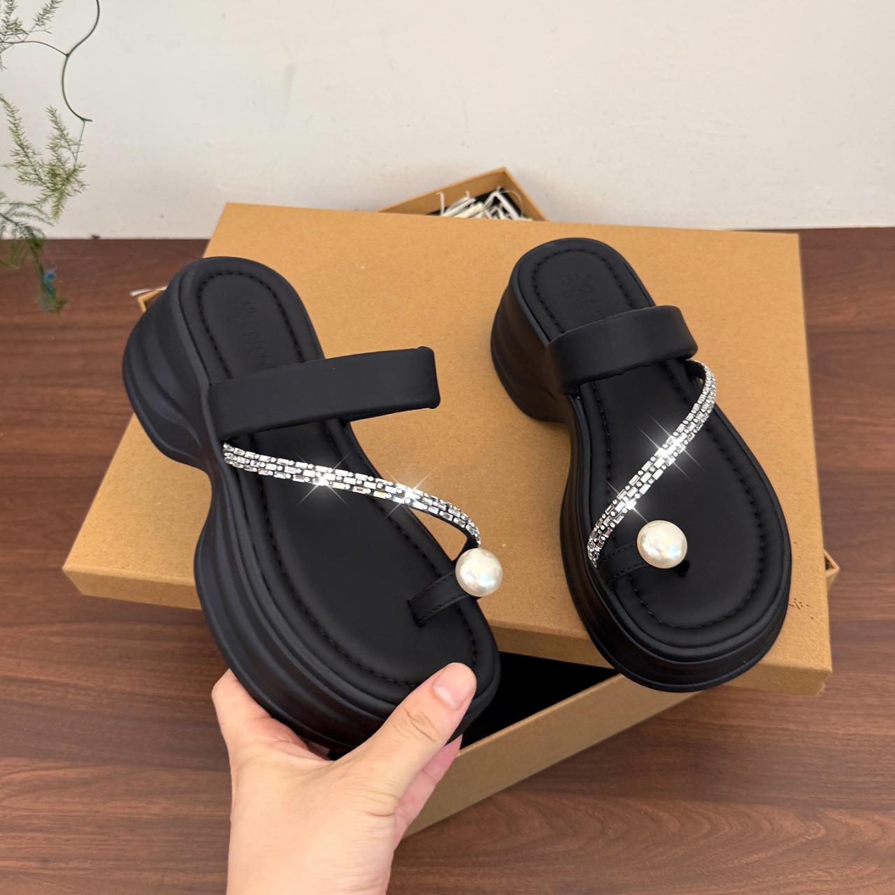 

Fashion Women s Summer Outdoor Wear French Style Thick Bottom Heightening Anti-Slip Easy to Match Slides Fashionable Slip-On Sandals 40 чёрный