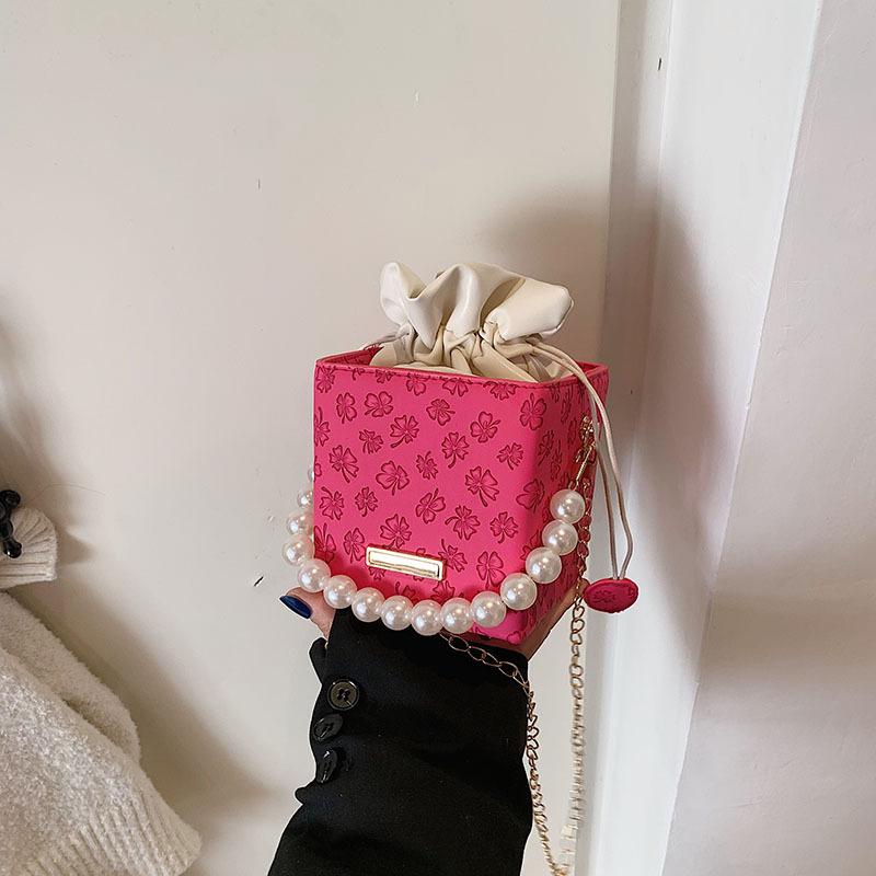 Casual Personality Popular Chain Pearl Pendant Spring New Foreign Style Printing Messenger Bag Women's Niche Design