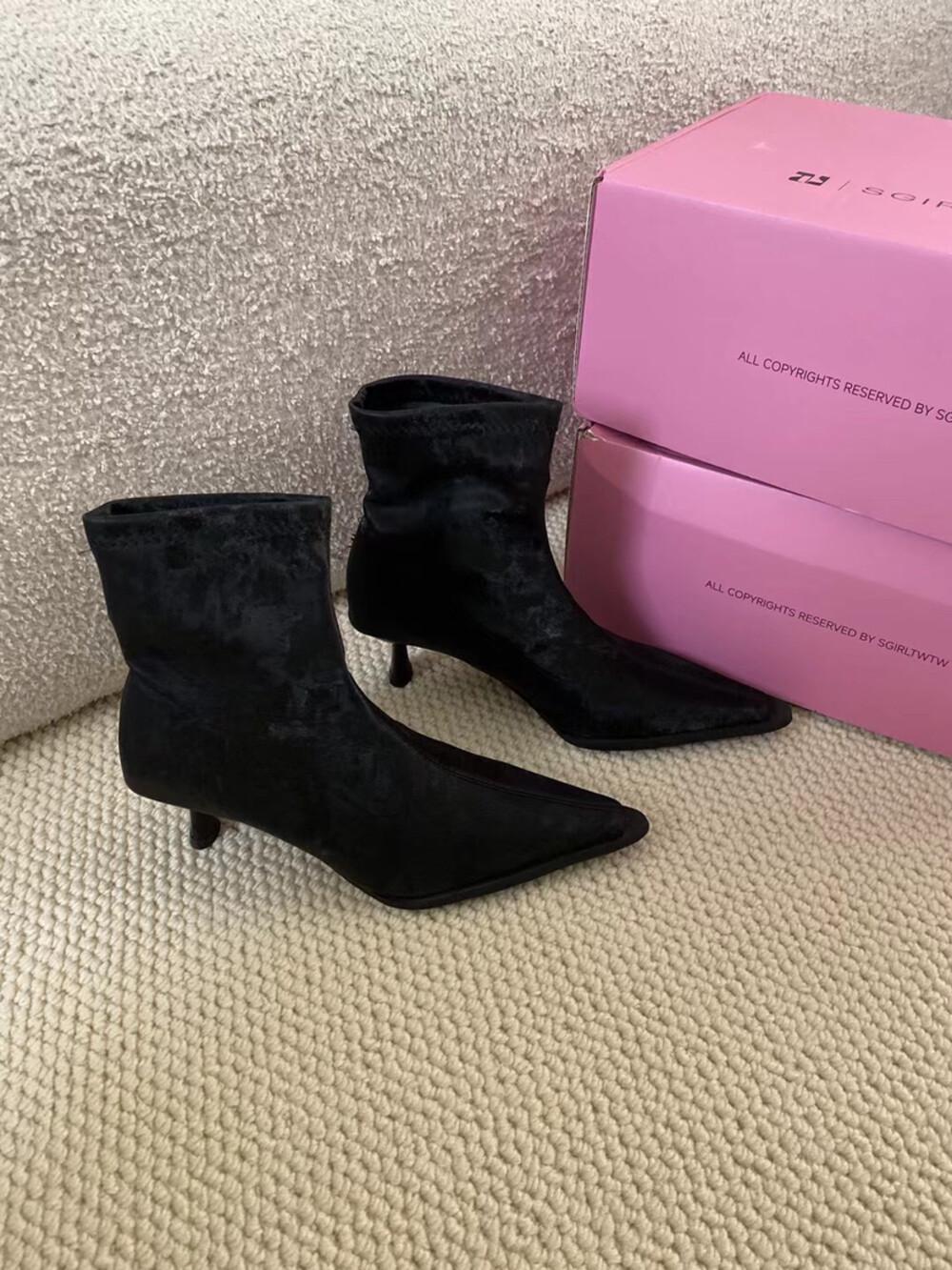 

модні модні жіночі шкарпетки Чоботи з гострим носком Chelsea Botas Тонкі підбори на середньому каблуці Шовкові високоякісні сліо на осінь весна стрейч взуття жінка 7.5 чорний