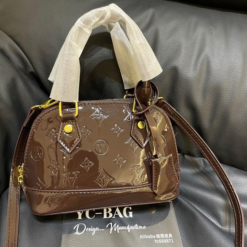 

Retro fashion shell handbag new letter shoulder messenger bag niche popular