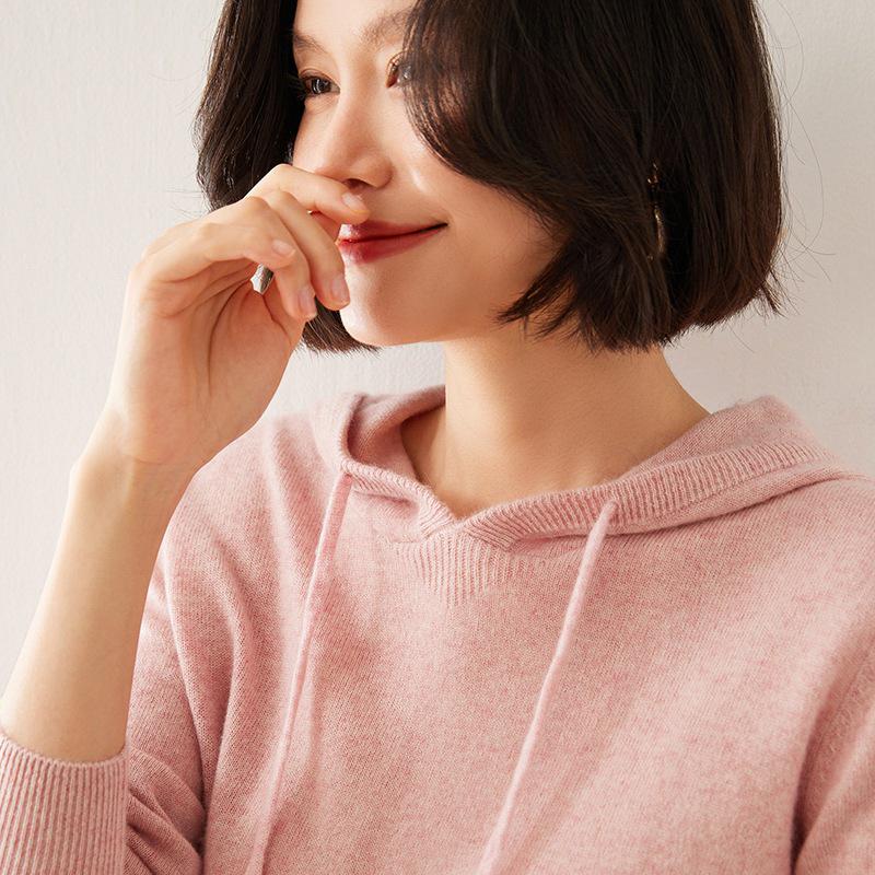 Women's Hooded Cashmere Sweater: Loose Knitwear Top for Autumn/Winter