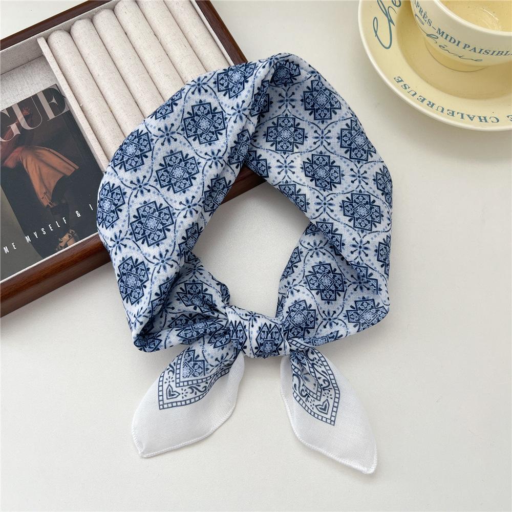 Liten fyrkantig scarf i bomull och linne Sidenhalsduk Dam Vår och höst Ny stil Konstnärlig och mångsidig Mode Temperament Huvudband Scarf