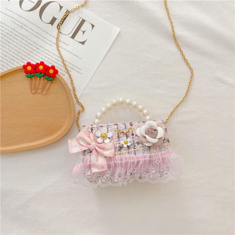 

Cute Miniature Chain Crossbody Bag For Kids Featuring Lovely Bow And Pearls Style Nine
