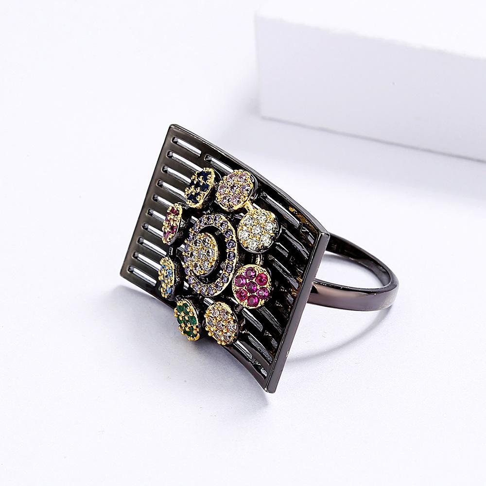 European and American Fashion Trend Black Gold Two Color Chrysanthemum Ring
