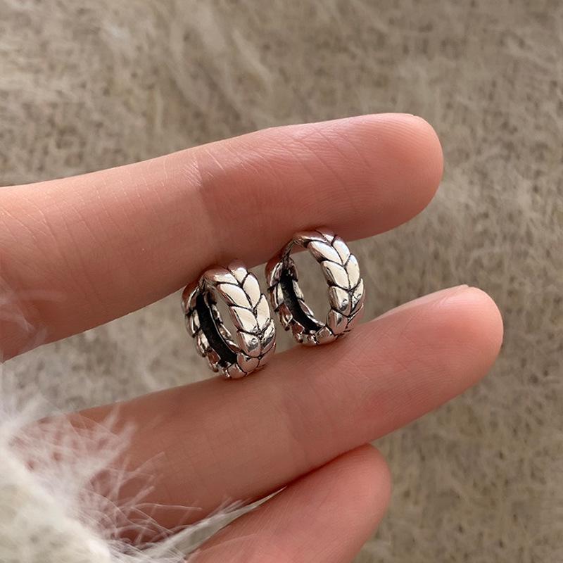 Retro Wheat Earring: Elegant Women's Light Luxury, Unique High-End Design, Trendy and Fashionable Ear Jewelry