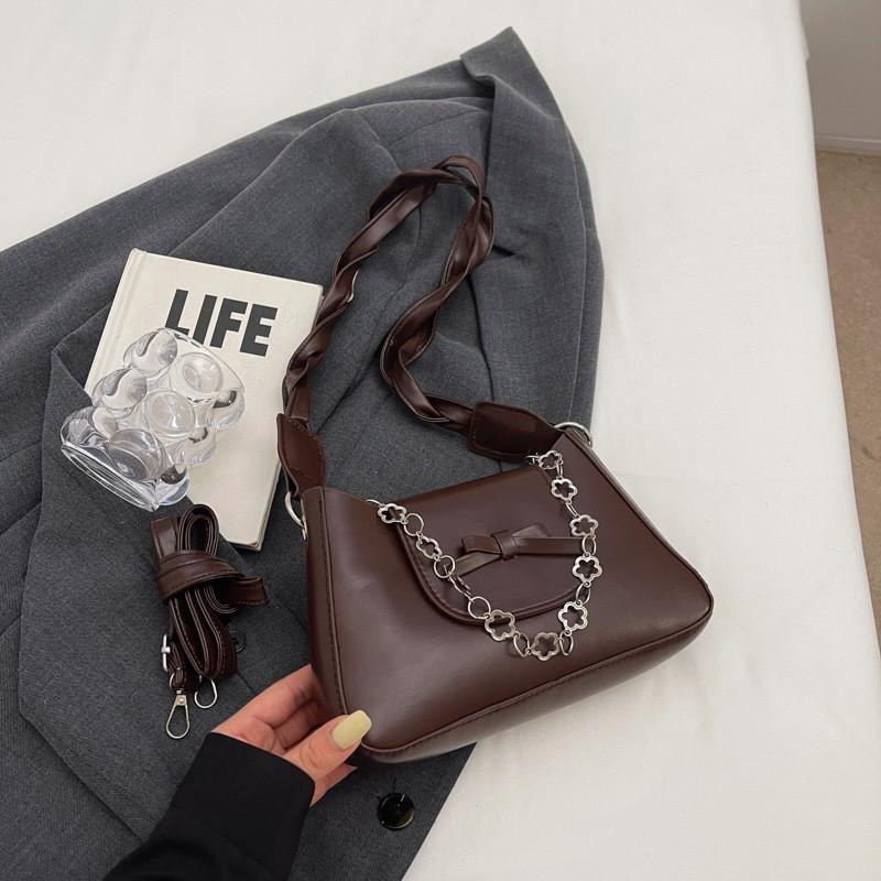 Stylish Chain Strap Women's Bag 2024 New Fashionable Bow Design In Solid Colors