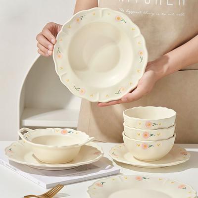 Nádobí – Talíře a tácky