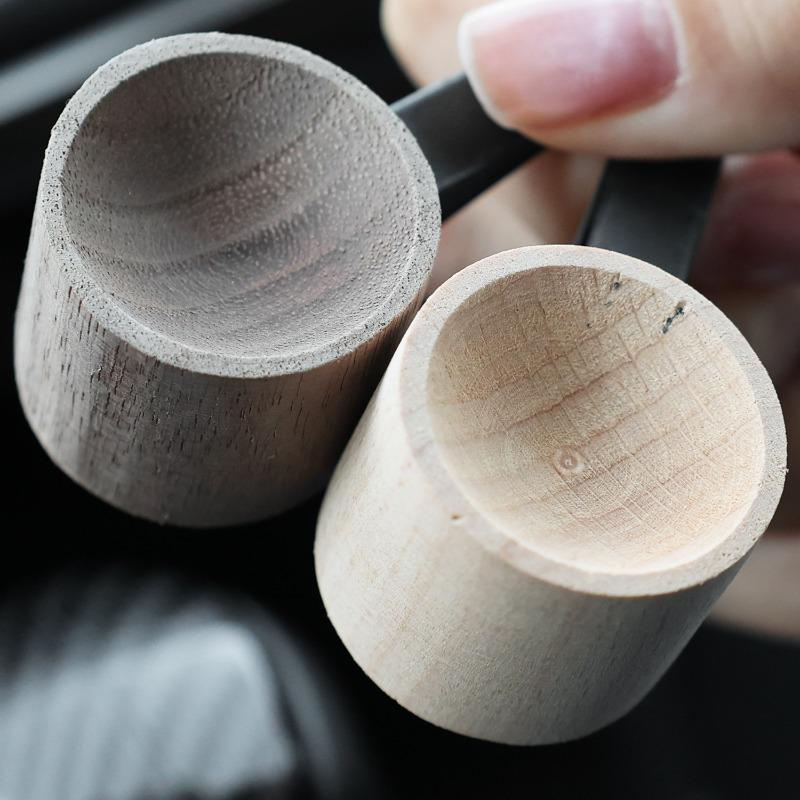 Natural Wood Car Air Vent Essential Oil Diffuser Creative Aromatherapy Diffuser for Car Vent Clip Reusable Air Freshener