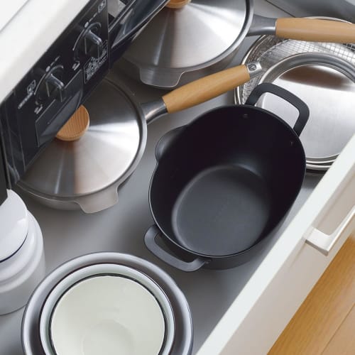 Yoshikawa Aikata Jernfrityrkoker, Oval, Induksjons- og Gasskompatibel, Tsubame-Sanjo, med Praktisk Hellekant, PD3023