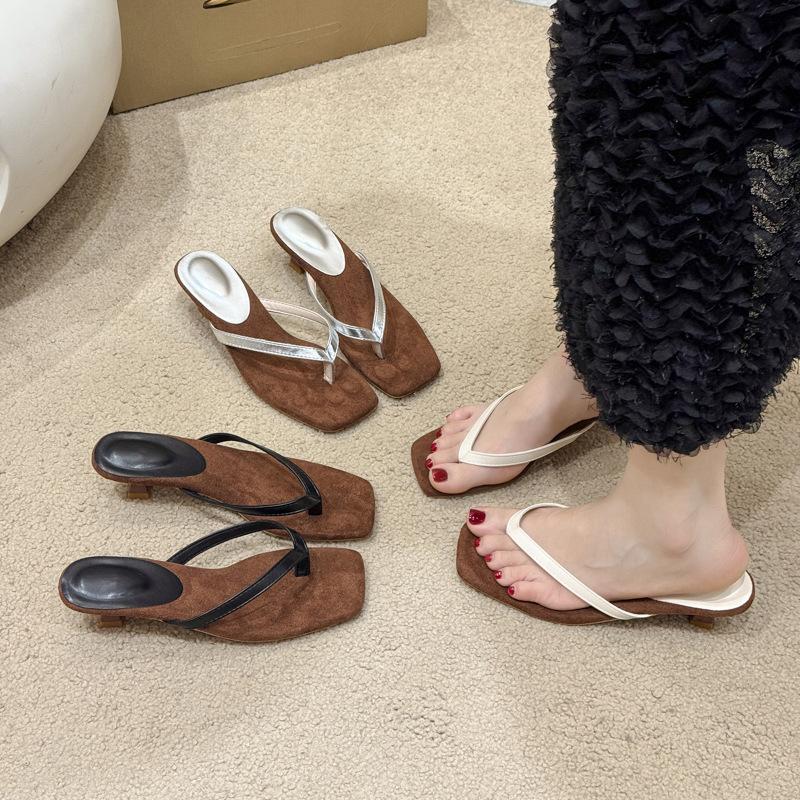 Women's shoes 2025 summer new simple color matching wedge flip-flops women's summer fashion outer wear temperament cool slippers