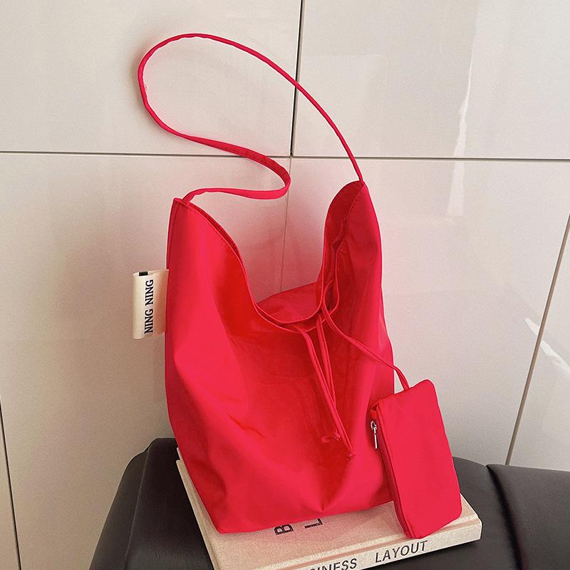 Korean Version of Simple Lazy Style Casual Large-capacity Nylon Cloth Bag, Light and Versatile Commuter Single Shoulder Messenger Tote Bag