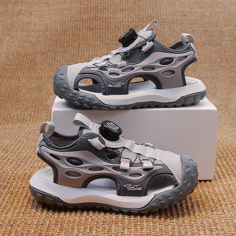 

Students Beach Shoes Non-slip Soft Sole Kids Sports Sandals Rotating Button 2025 Summer New Children Fashion Sandals Toes Capped 26 сірий