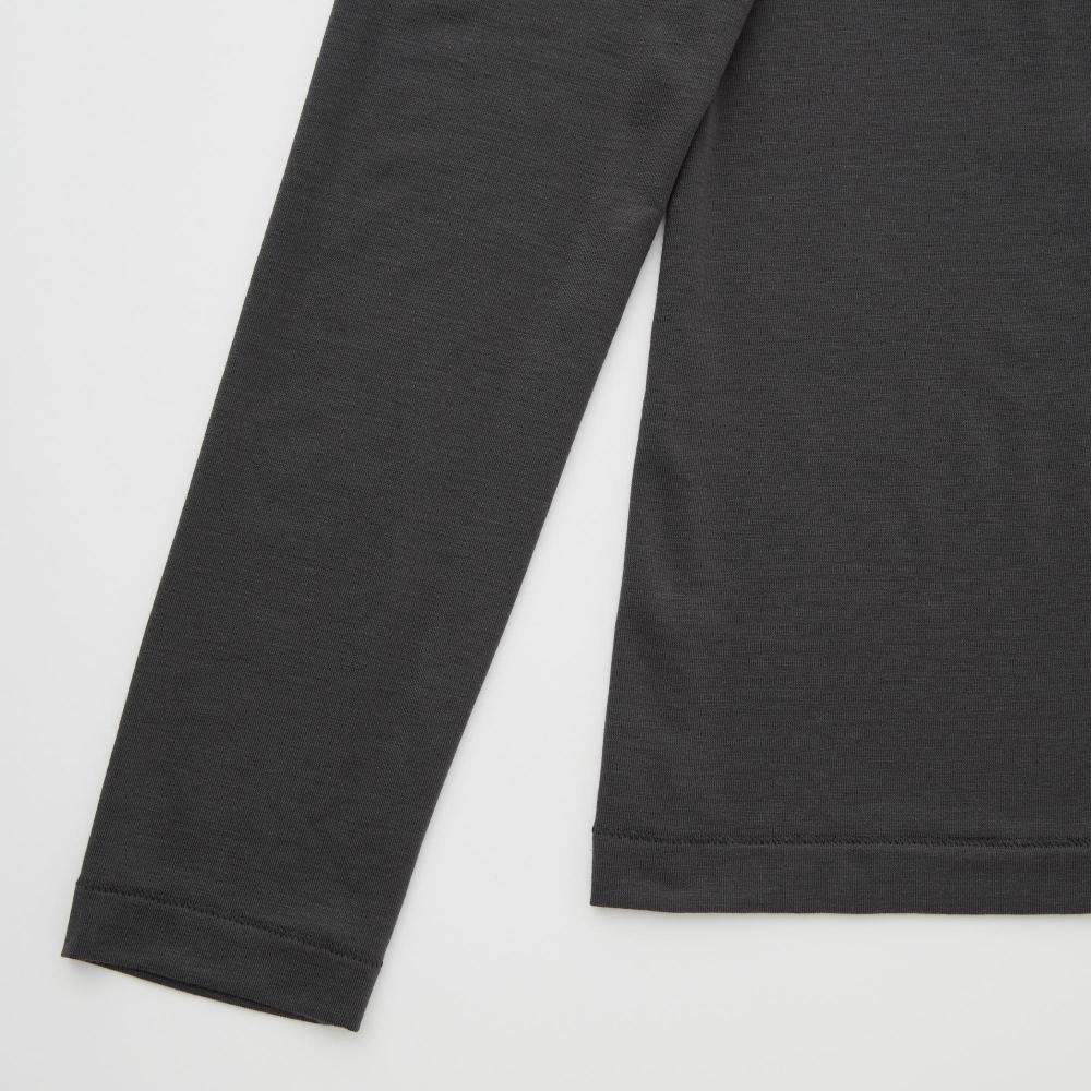 Uniqlo Japan HeaTTech UlTra LighT TurTleneck T  Long Sleeve 
