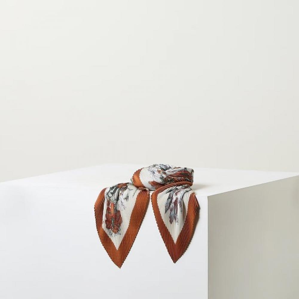 Daks Orange Flower Pleated Scarf Dcsc5f666o2 Single option