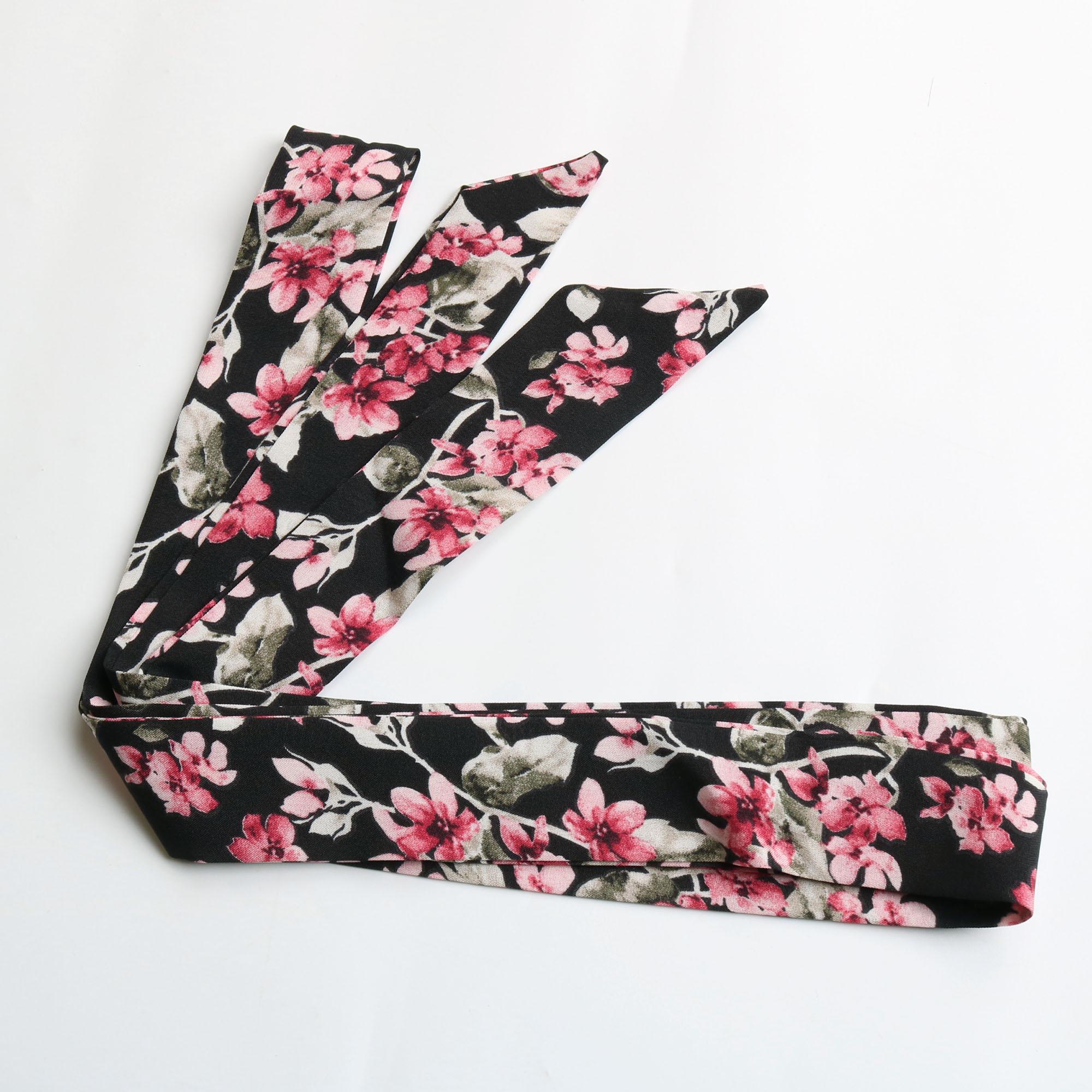 Женское платье с открытой спиной и квадратным вырезом — фото 14