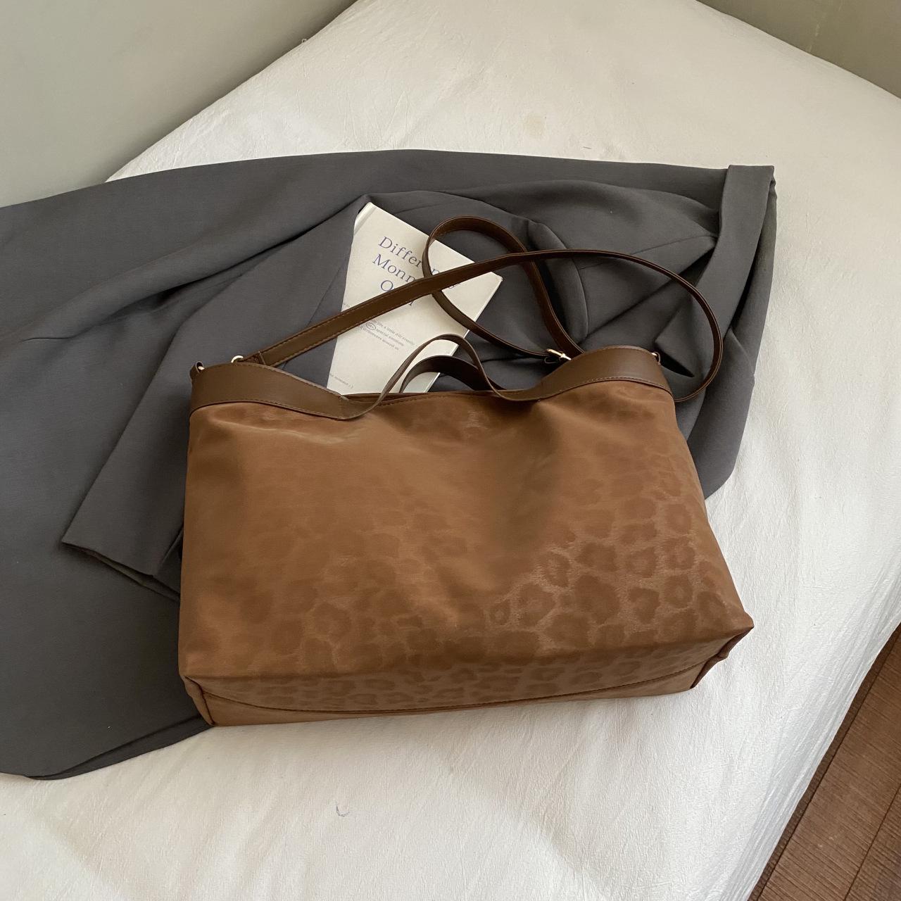 

Korean Style Deerskin Suede Leopard Print Tote - Women s 2025 Autumn Fashion Commuter Shoulder Handbag One Size#301