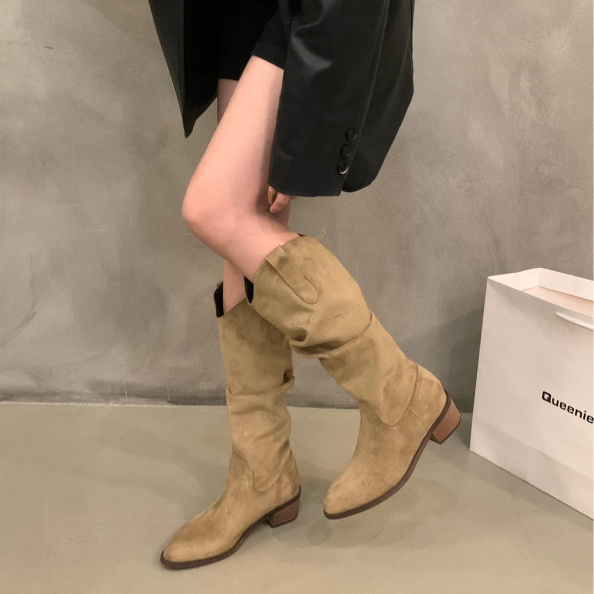 

Женские меховые замшевые сапоги, новинка 2024 года, модные плиссированные высокие сапоги на танкетке, женские сапоги с круглым носком и заклепками до середины голени, на низком каблуке, Botas De Mujer 35 хаки