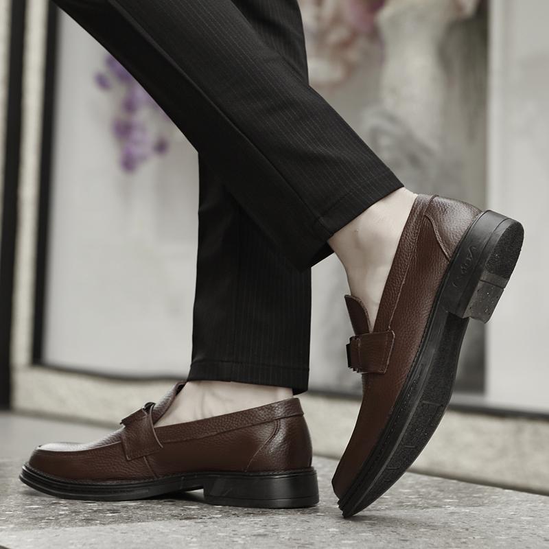 Fashion Comfortable Slip on Loafers Man Slip on Flats Handmade Genuine Leather Men Casual Shoes All-match Walking Shoes Soft Moccasins