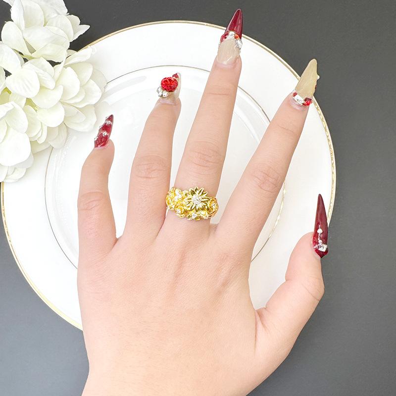 Ring, Palace Style, Flowery Daisy Ring, Light Luxury and High-end Product for Women