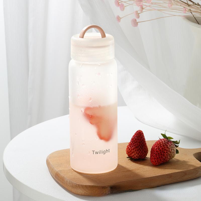 Strawberry Life Vysoký vzhled Úroveň sklo přenosný Průhledný hrnek Osobnostní čajový hrnek Trend matné sklo pohár na vodu